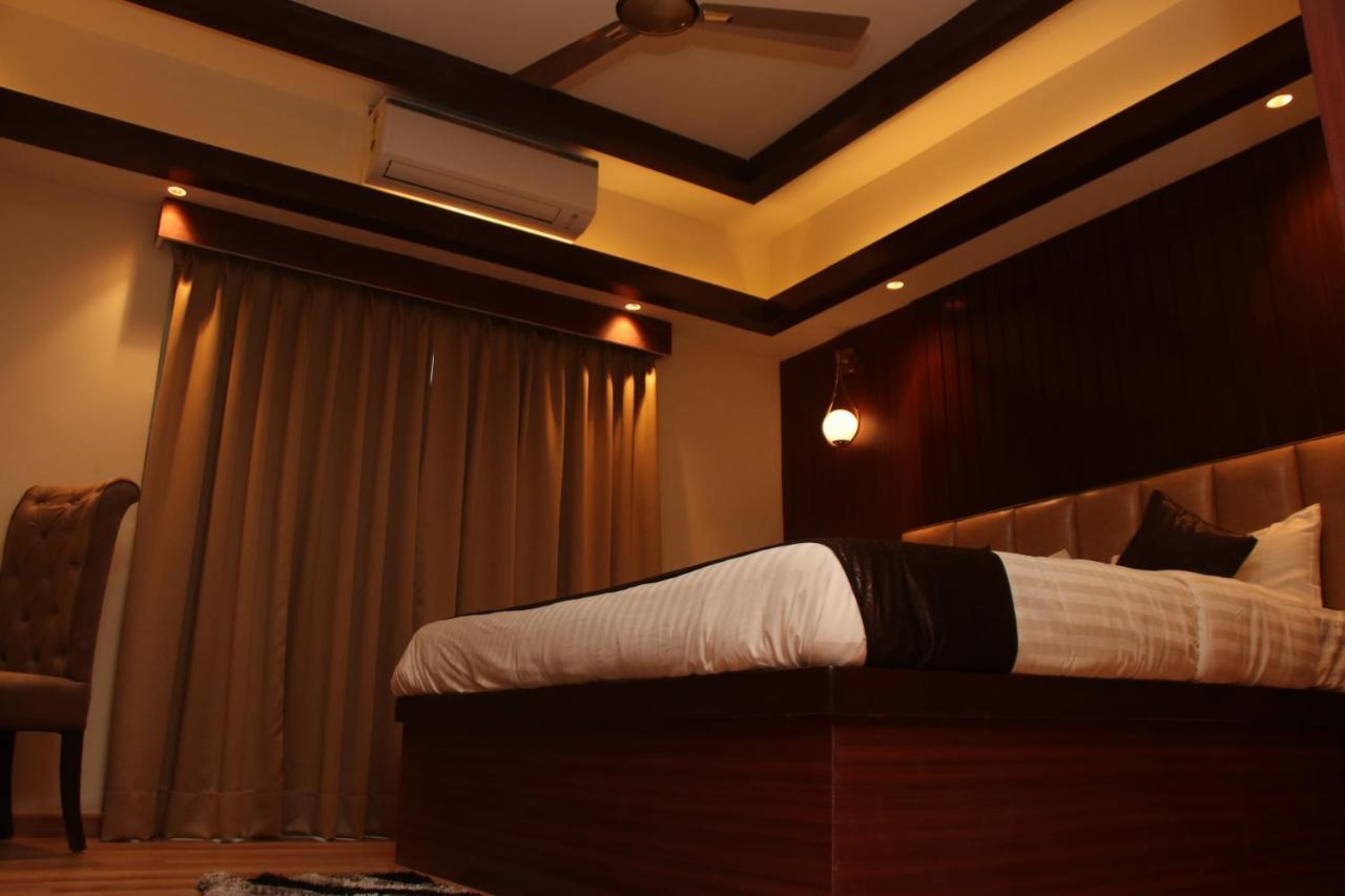 Hotel The 3*