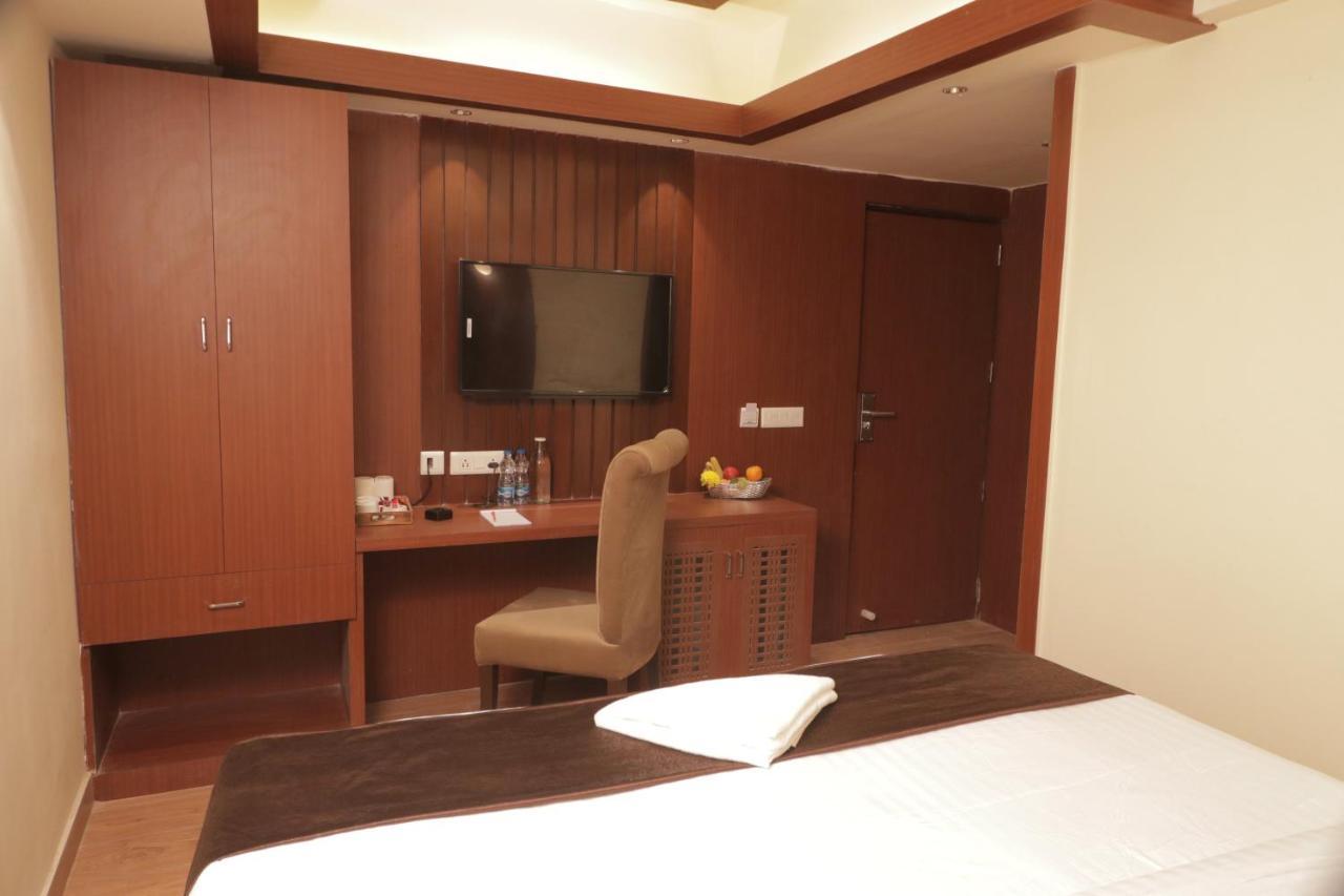 The Hotel 3*